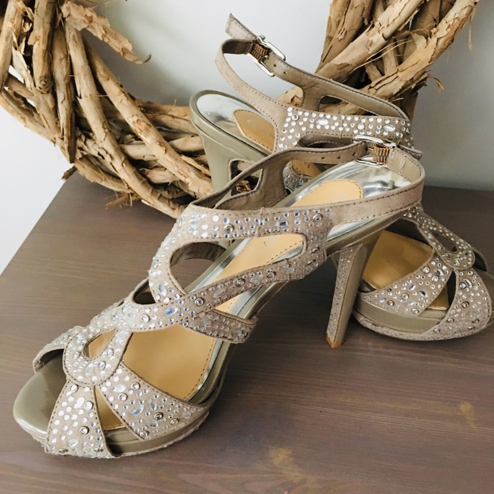 Gianni Bini silver studded sandals